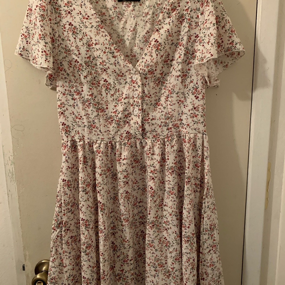 Spring dress - Picture 4 of 7
